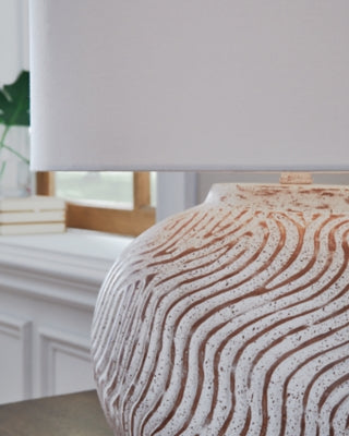 Vien Table Lamp - Carl's Furniture (Garden City, KS)