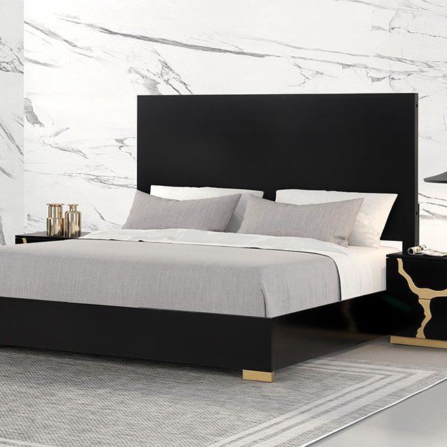 Goldsberg E.King & Queen Bed Grey & Pink - Carl's Furniture (Garden City, KS)